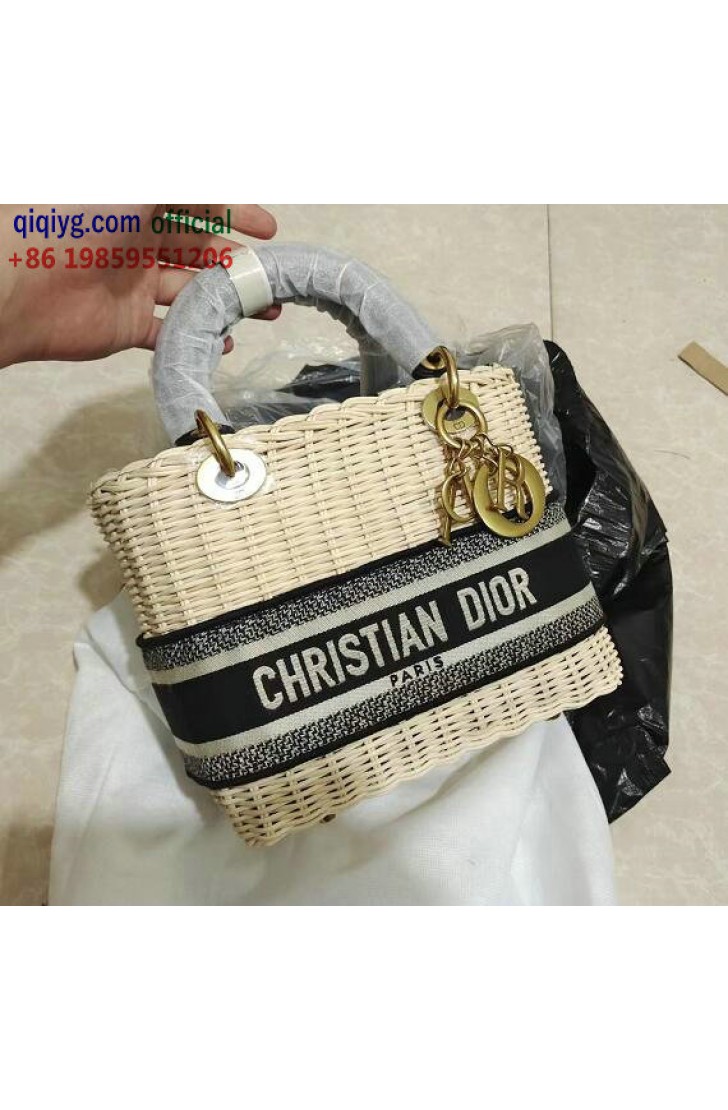 qiqiyg.com official Whatsapp:+8619859551206 Winter Down Jackets Parkas Fashion Outerwear Bulk Discounts Dropshipping Q2038