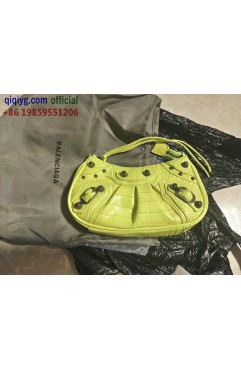 qiqiyg.com official Whatsapp:+8619859551206 Winter Down Jackets Parkas Fashion Outerwear Bulk Discounts Dropshipping Q2078